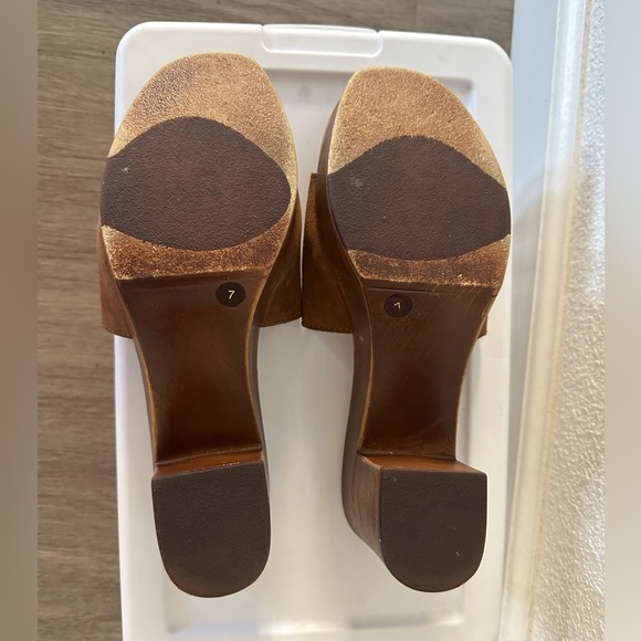 Steve Madden Heeled Mule Sandal, Camel, size 7 - Picture 4 of 5